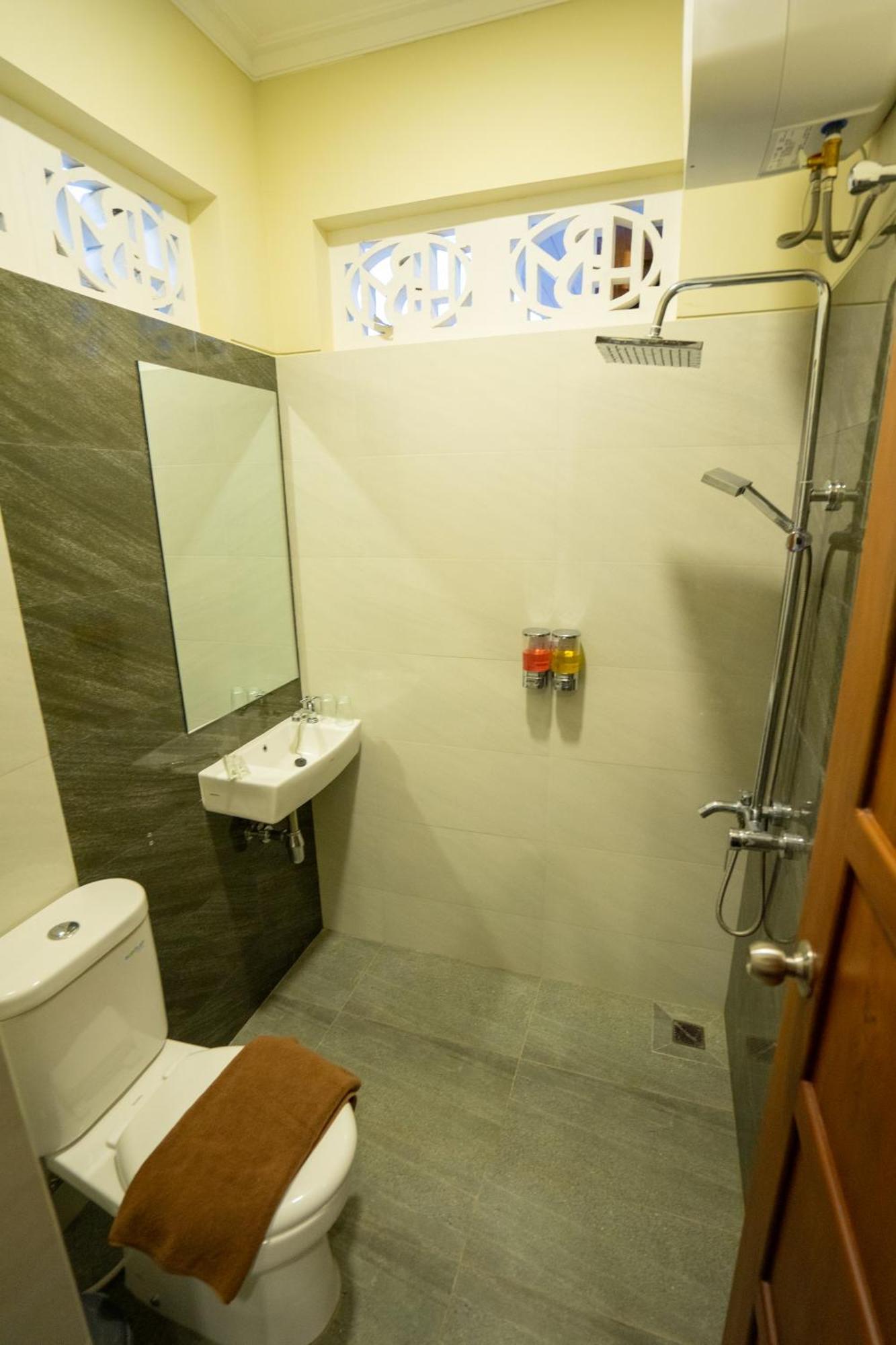 Yuwono Hotel & Villa Malioboro Γιογκιακάρτα Εξωτερικό φωτογραφία