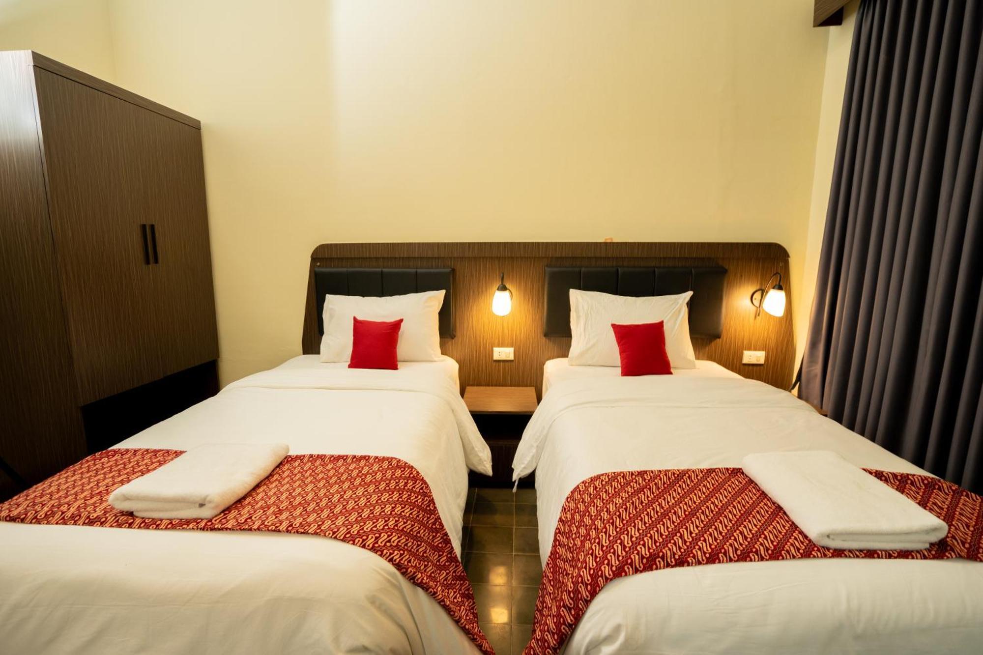 Yuwono Hotel & Villa Malioboro Γιογκιακάρτα Εξωτερικό φωτογραφία