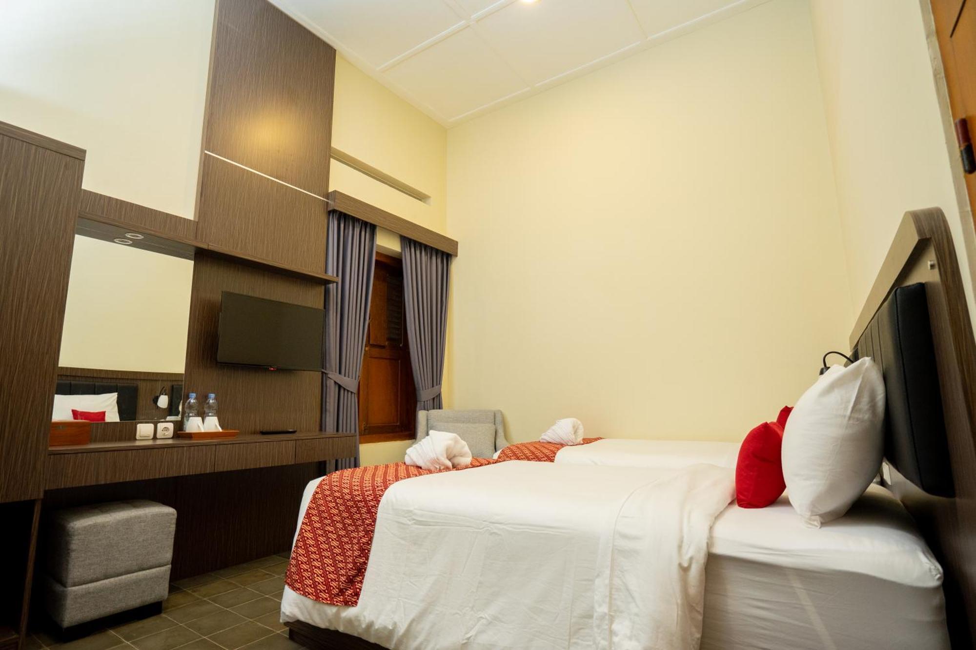 Yuwono Hotel & Villa Malioboro Γιογκιακάρτα Εξωτερικό φωτογραφία
